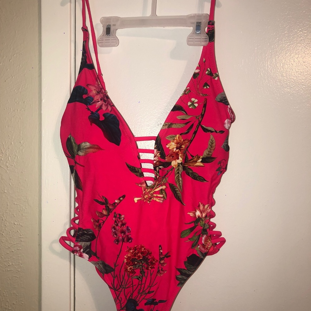 Rue 21 Womens Swimsuit - Picture 2 of 3